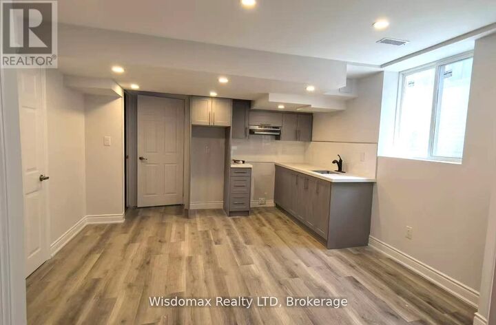 Property Photo:  8429 Kelsey Crescent  ON L2H 0E6 