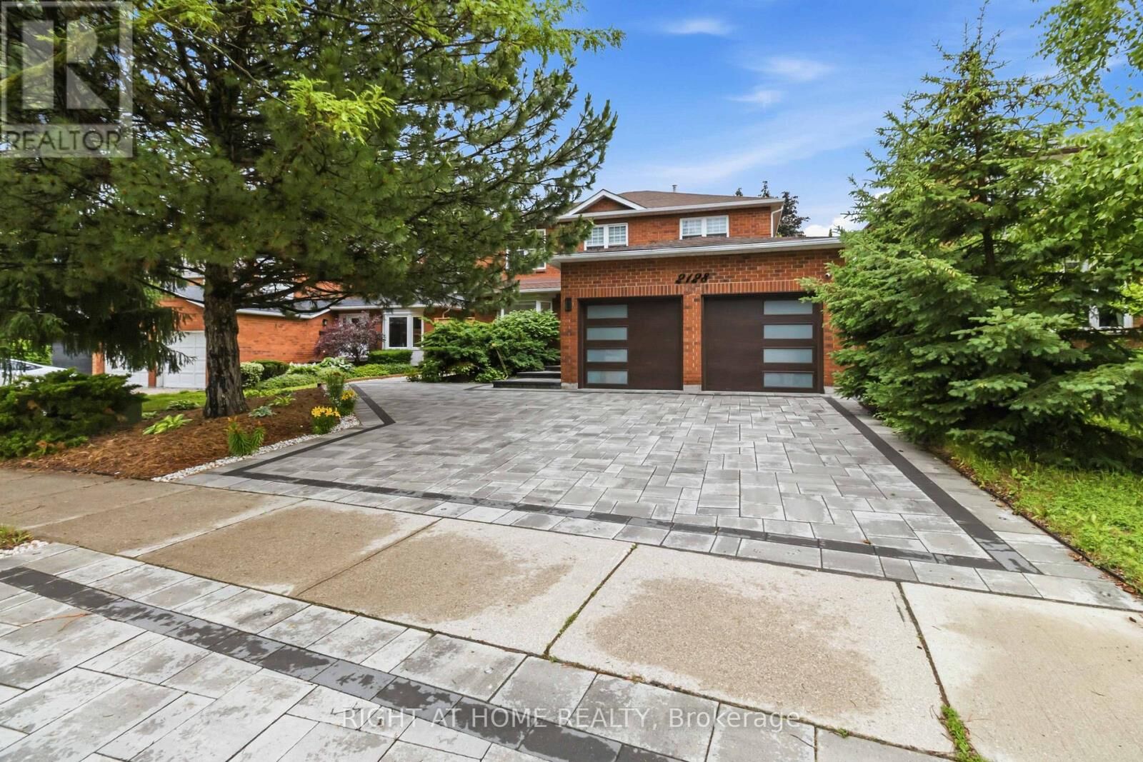 Property Photo:  2128 8th Line  ON L6H 4W3 