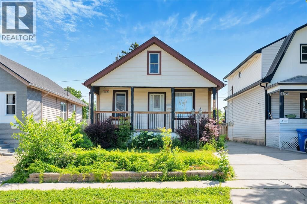 Property Photo:  1396 Lillian Avenue  ON N8X 4A5 