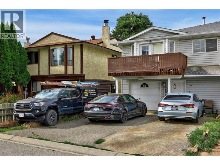 Property Photo: 685 Singh Street 5 BC V2B 5C5