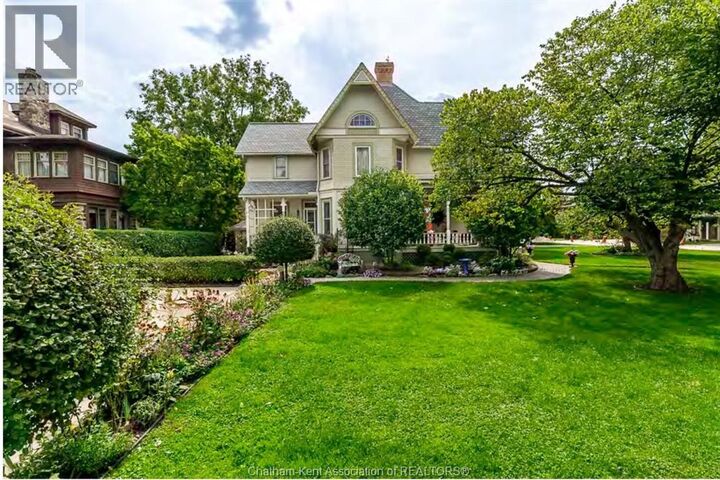 Property Photo:  374 King Street West  ON N7M 1G4 