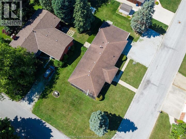 Property Photo:  238 Davies Street East  ON N0P 1M0 
