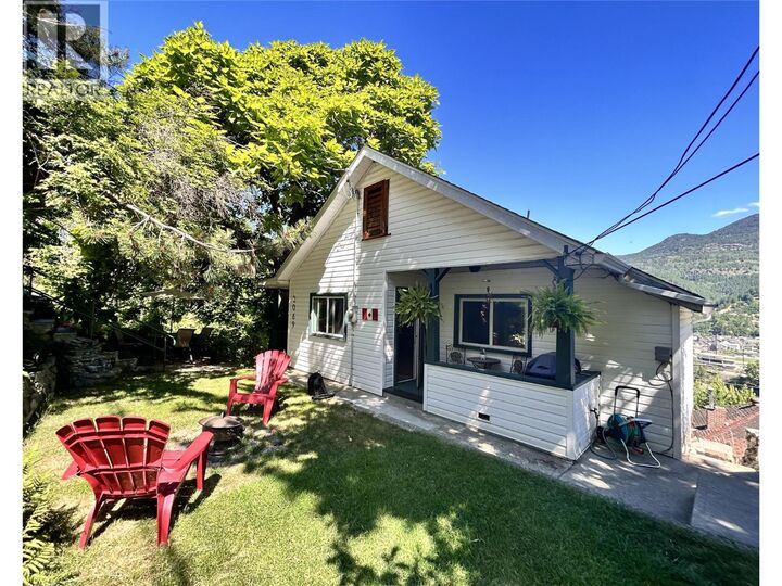 Property Photo:  2069 Daniel Street  BC V1R 4H1 