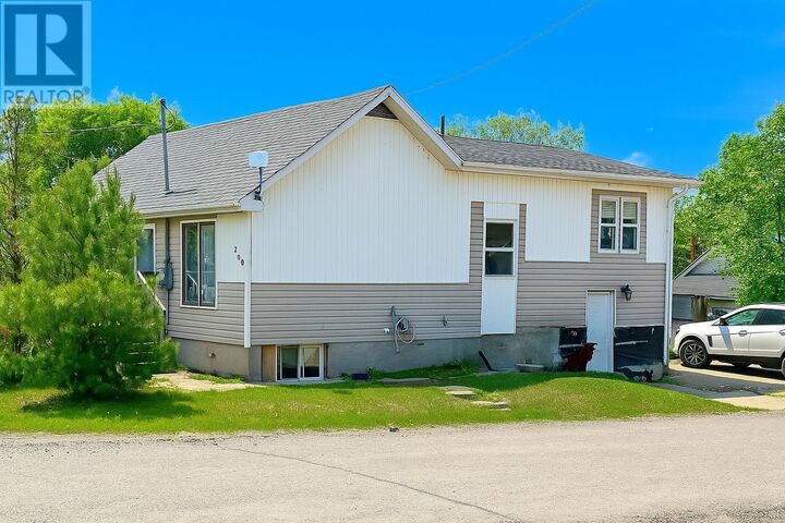 240 Walker Street — photo 1