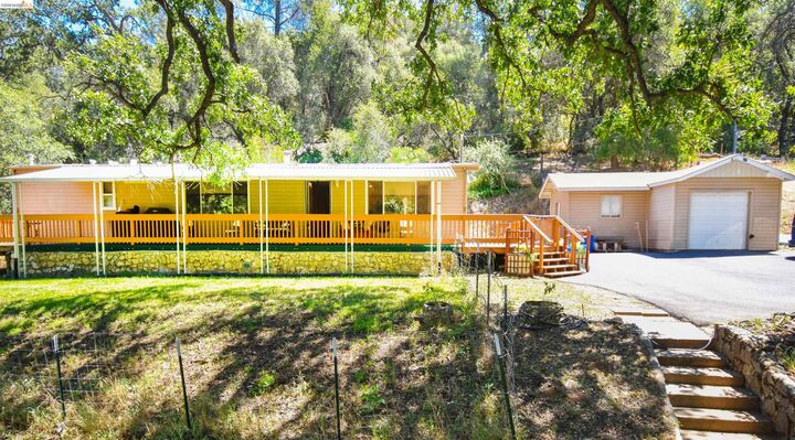Property Photo:  13904 Tuolumne Rd  CA 95370 