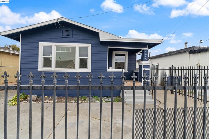 Property Photo:  1012 72nd Ave  CA 94621 