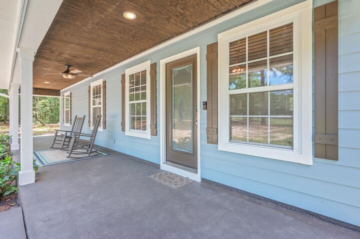 Property Photo: 1625 Caswell Road FL 32433