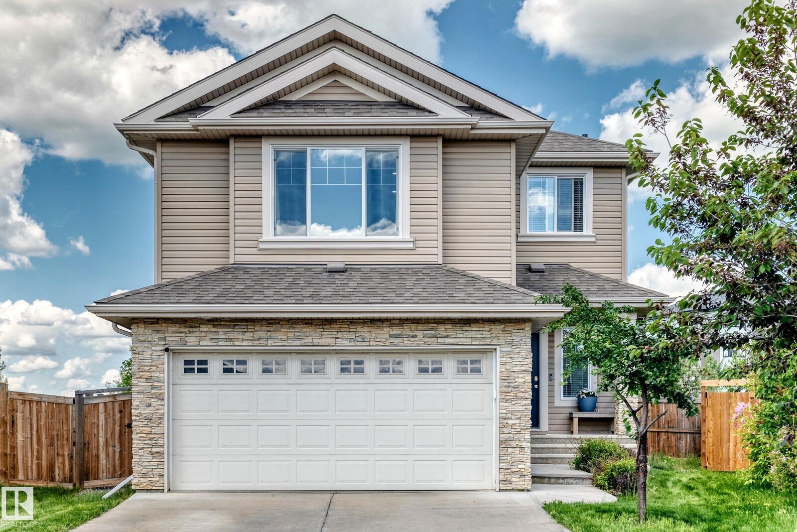 Property Photo:  13724 166 Avenue NW  AB T6V 0H5 