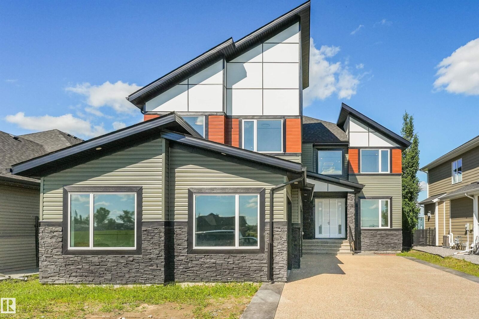 Property Photo: 1180 Genesis Lake Boulevard AB T7Z 0G3