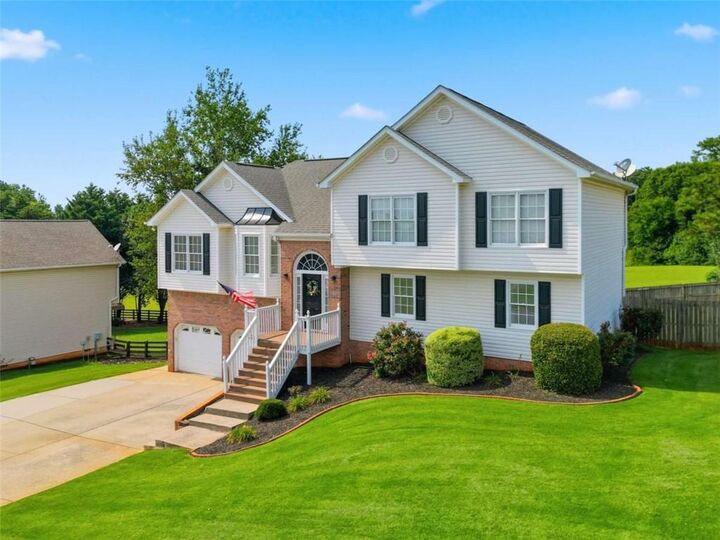 Property Photo:  6 Cain Drive  GA 30121 