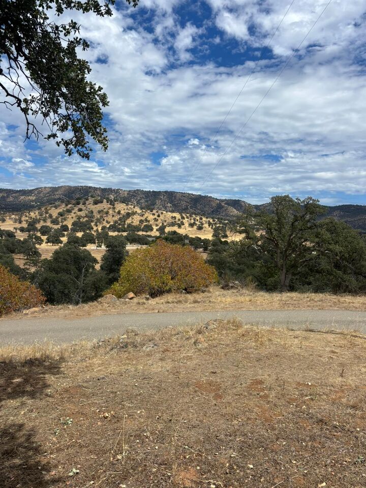 Property Photo:  2609 Granite Lane  CA 95306 