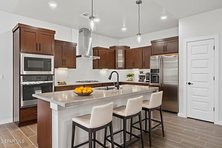 Property Photo: 1806 Kelsey Davis Avenue TX 79928