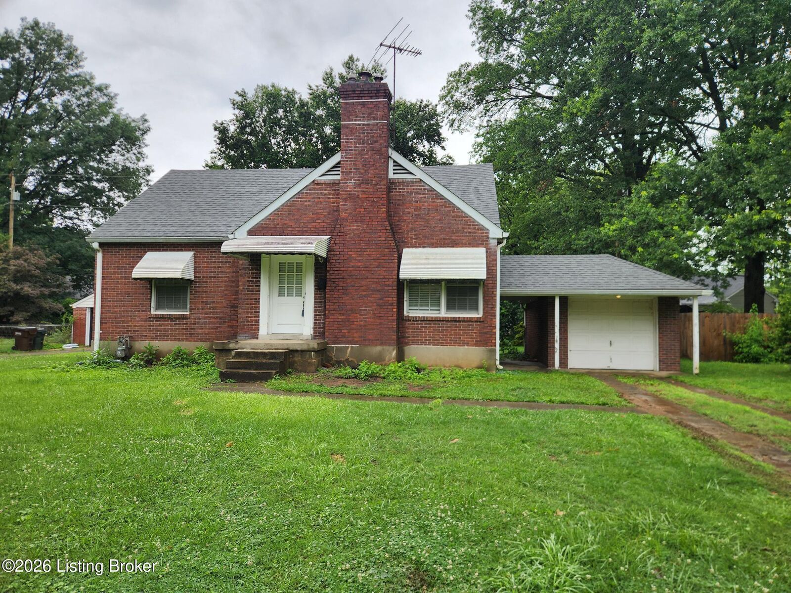 Property Photo: 316 Monohan Dr KY 40207