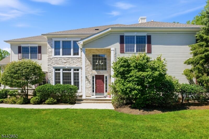 Property Photo: 10 Camlet Ct NJ 07068