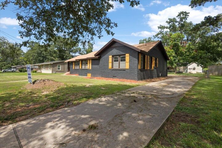 Property Photo:  306 N Browning  St  TX 75633 