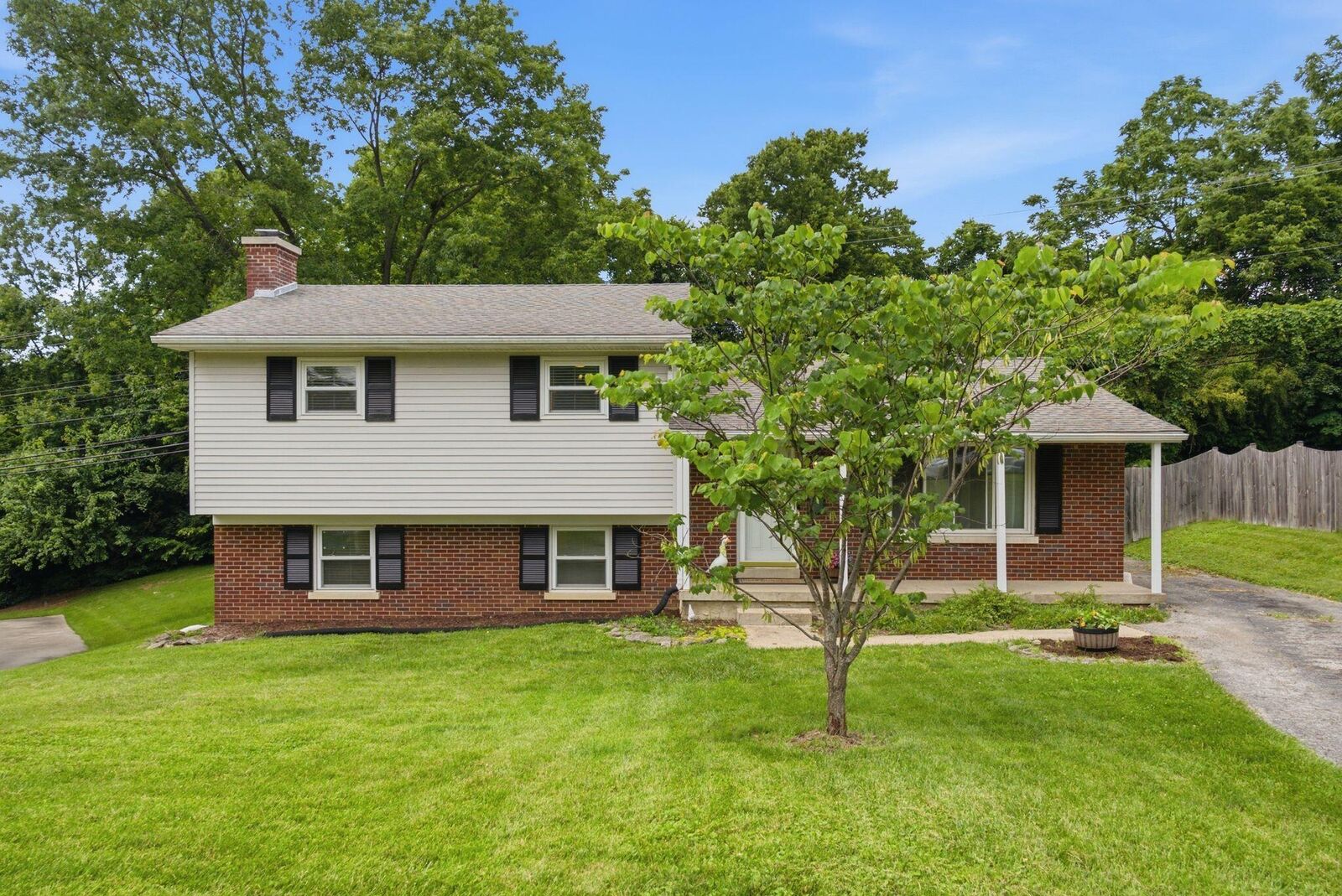 Property Photo:  3343 Sutherland Drive  KY 40517 