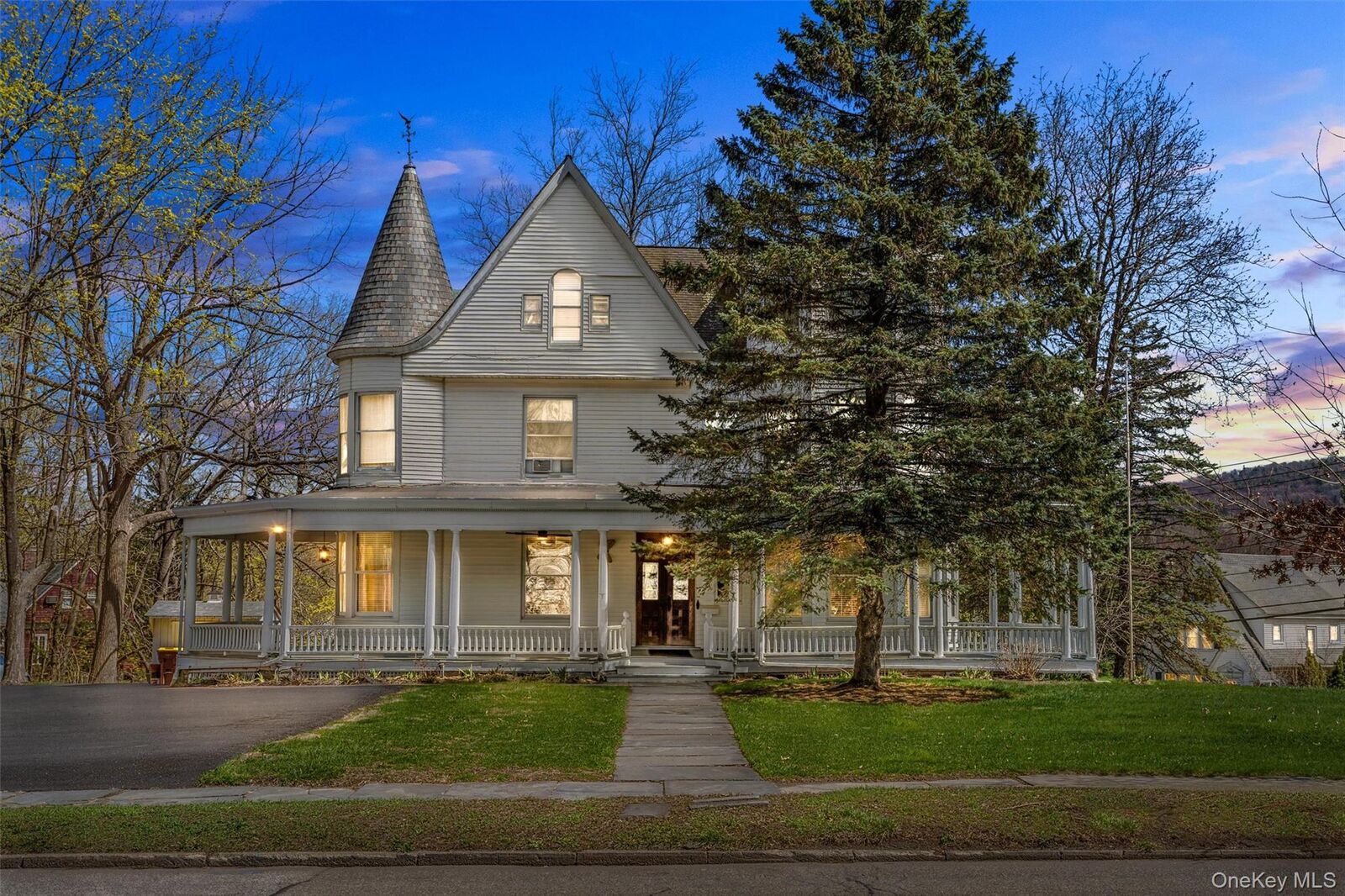 Property Photo:  43 Oakland Avenue 3  NY 10990 