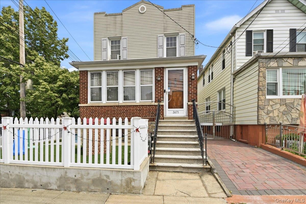 Property Photo:  3071 Coddington Avenue  NY 10461 