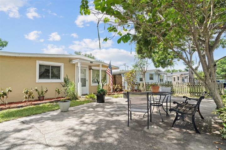 Property Photo:  4530 72nd Avenue N  FL 33781 