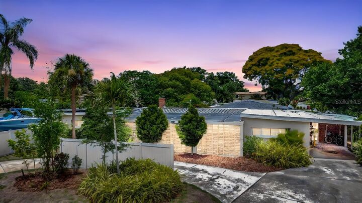 Property Photo: 1950 45th Street N FL 33713