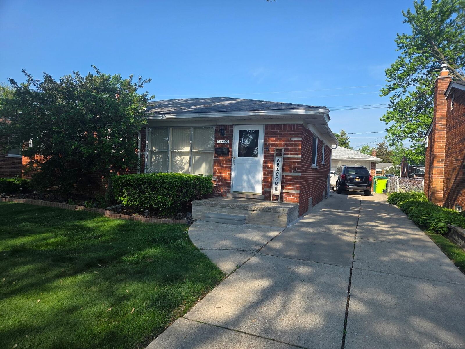 Property Photo:  24645 Raven Avenue Avenue  MI 48021 