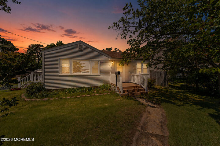 Property Photo:  418 Greenwood Lane  NJ 08723 