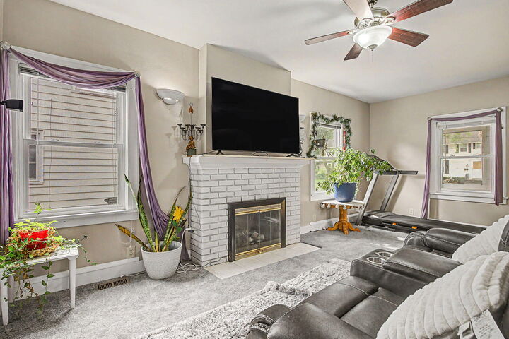 Property Photo:  1008 Union  MI 49203 