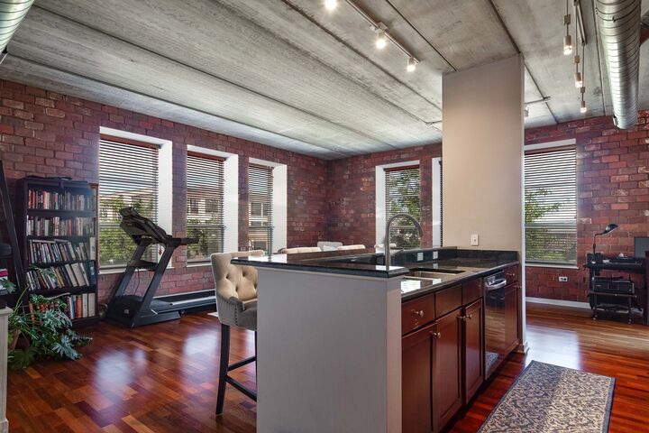 Property Photo:  647 Metropolitan Way 214  IL 60016 