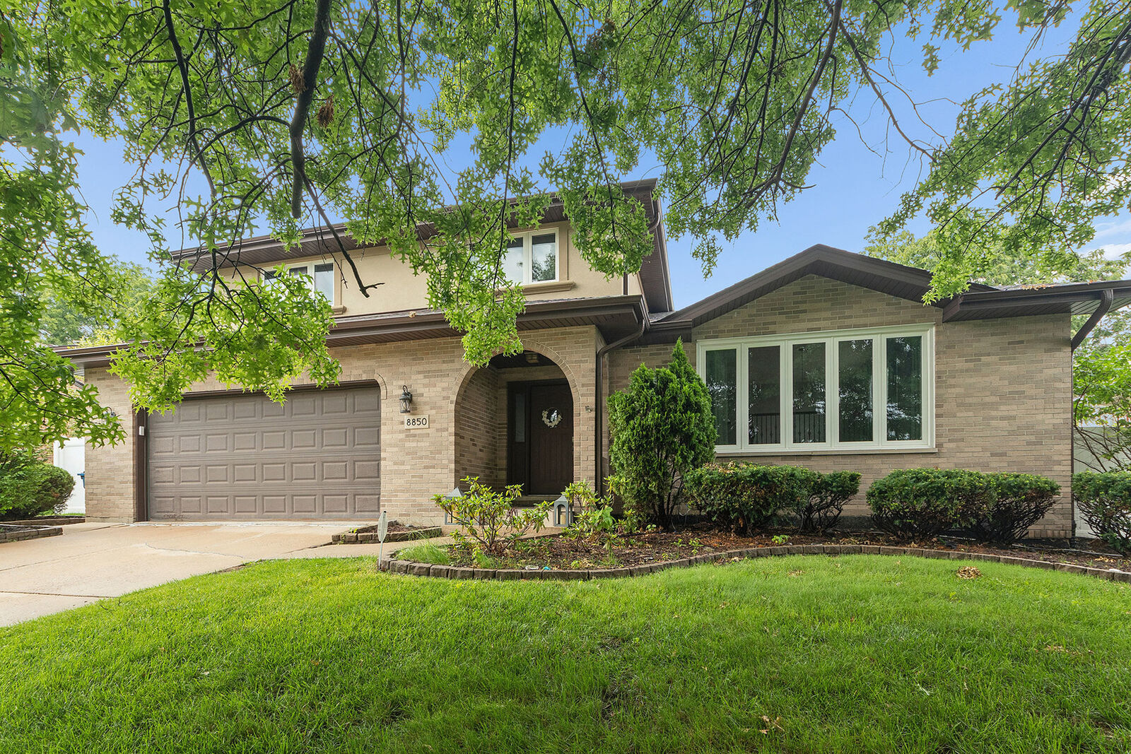 Property Photo:  8850 W 98th Place  IL 60465 