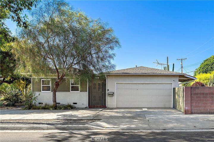 Property Photo:  902 N Mohawk  CA 92801 