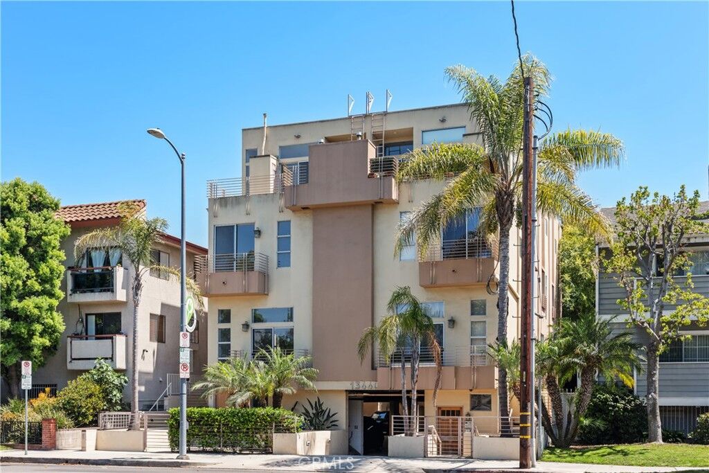 Property Photo:  13440 Moorpark Street 101  CA 91423 