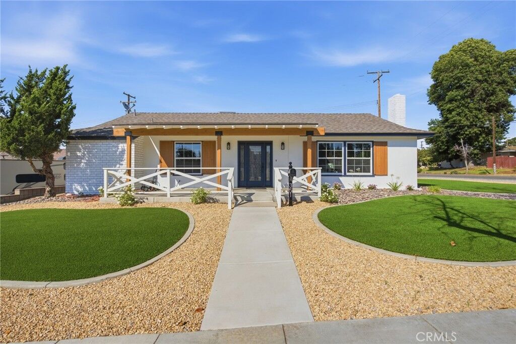 Property Photo:  351 Sherwood  CA 92373 