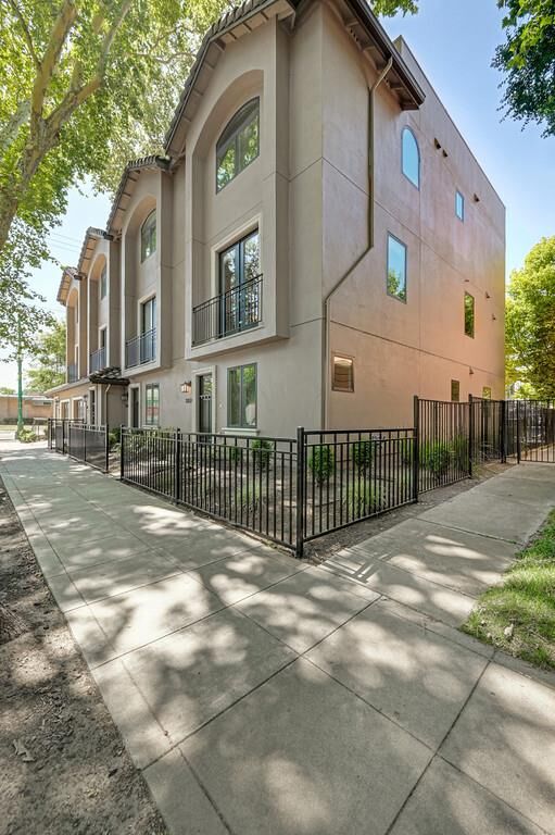 Property Photo:  3024 I Street  CA 95816 