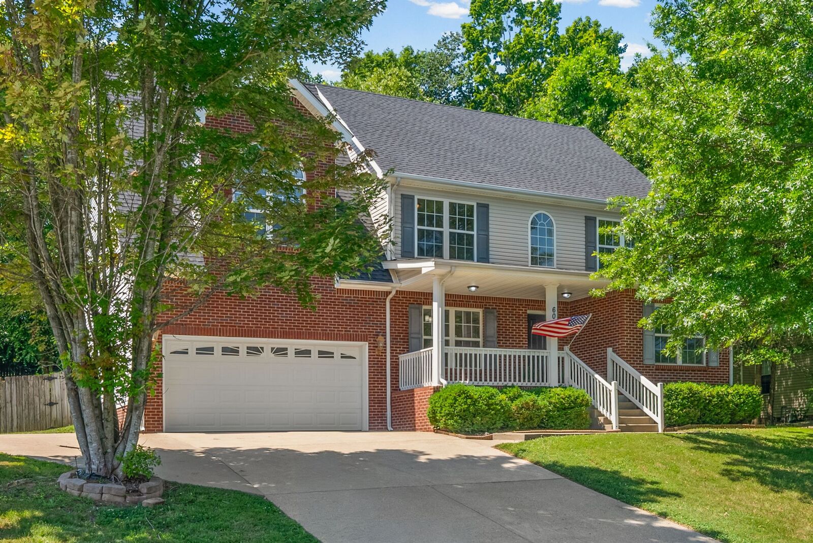 Property Photo: 601 Winding Bluff Way TN 37040