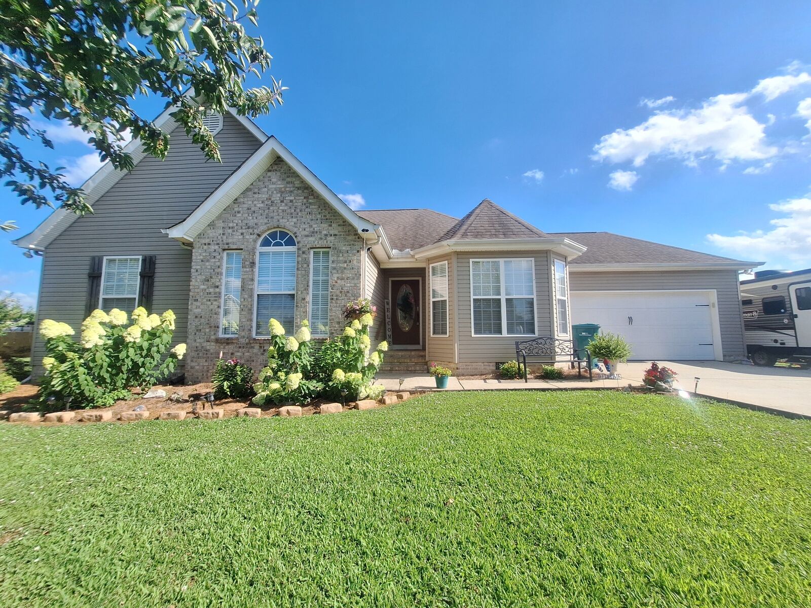 Property Photo: 131 Charlotte Dr TN 37398