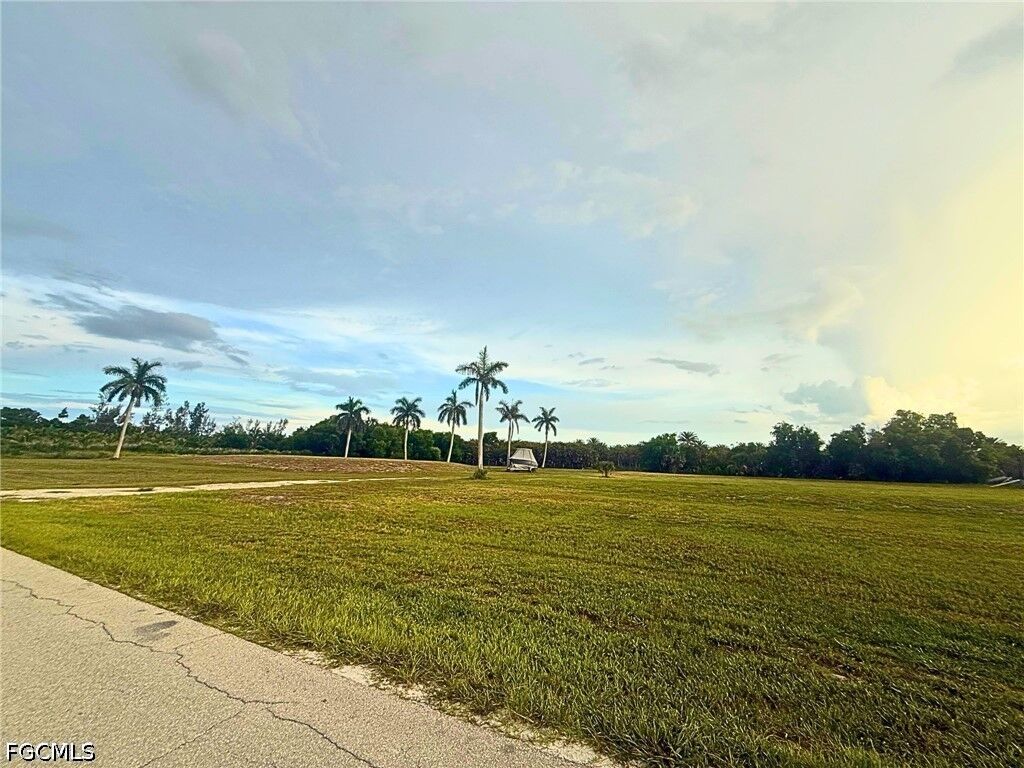 Property Photo: 7655 Barrancas Avenue FL 33922