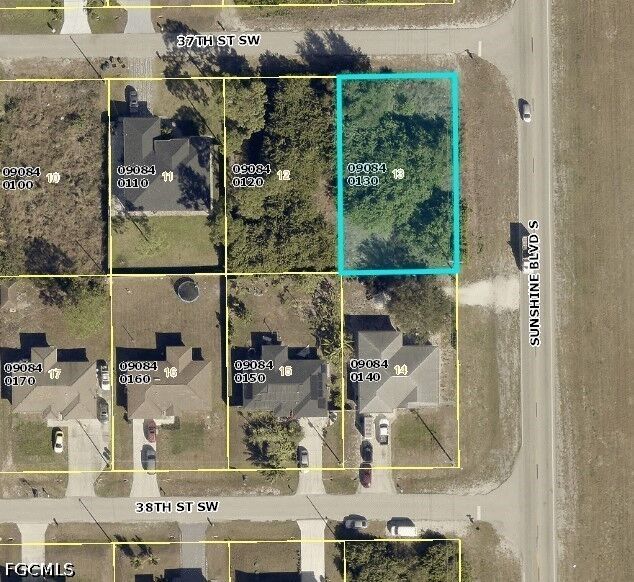 Property Photo:  3101 37th Street SW  FL 33976 