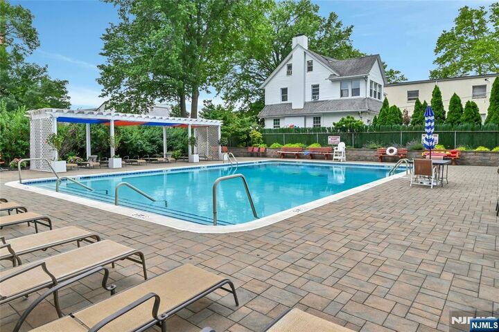 Property Photo: 285 Aycrigg Avenue 22J NJ 07055