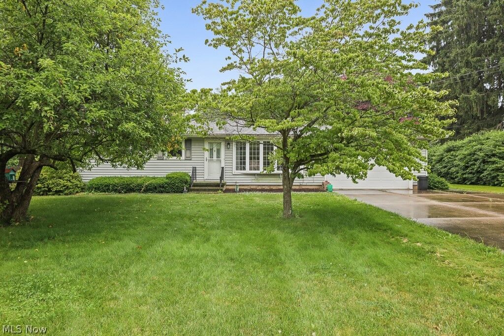 Property Photo: 5260 Huckleberry Street NW OH 44720