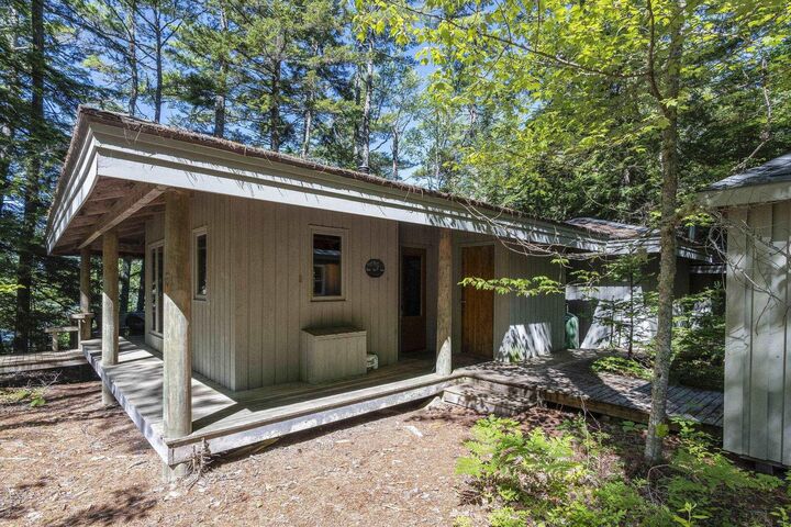 207 Middle Fork Road — photo 1
