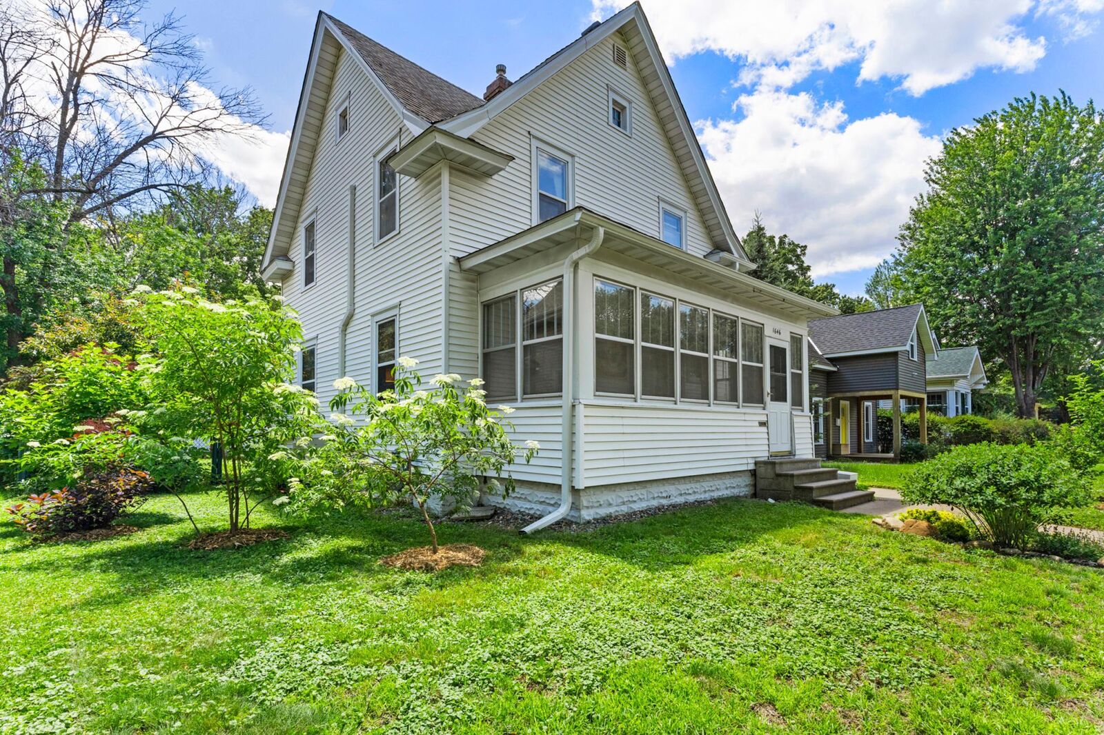 Property Photo: 1646 Taylor Avenue MN 55104
