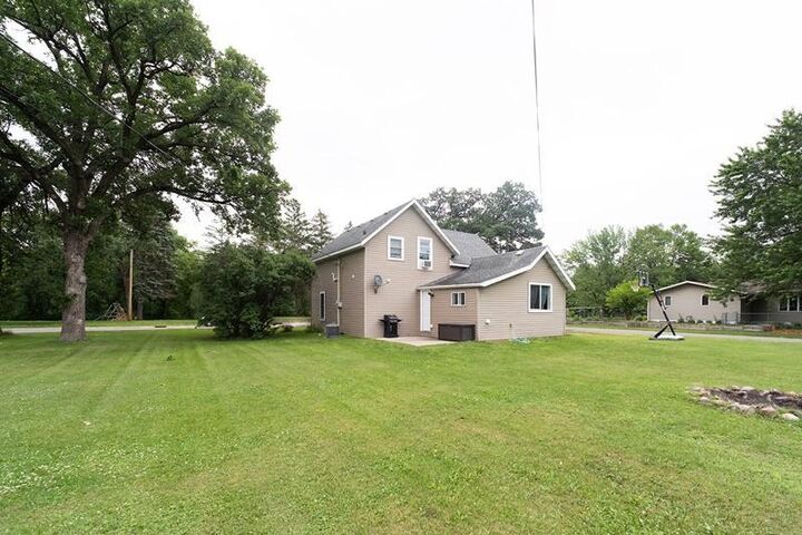 Property Photo: 521 S Driftwood Street MN 56373