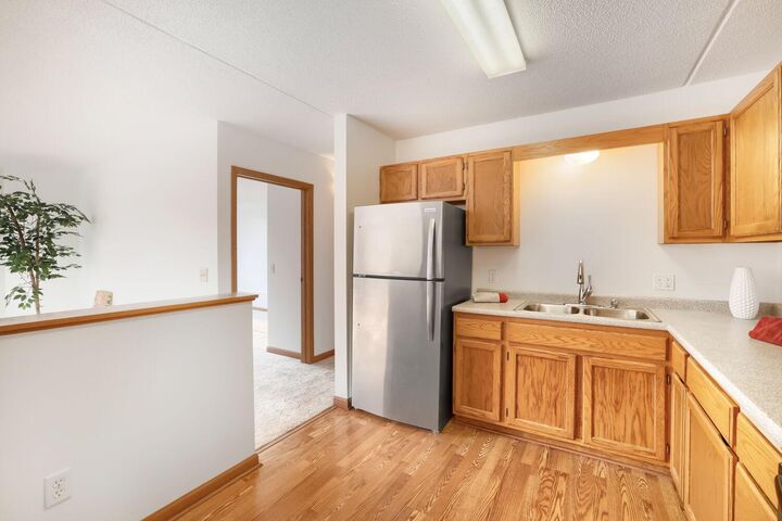 Property Photo: 2601 Kenzie Terrace 429 MN 55418