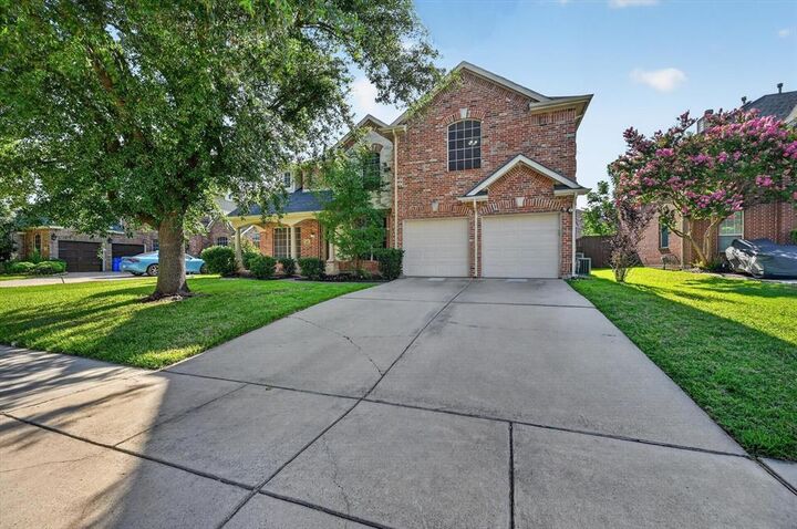 Property Photo:  305 Victory Lane  TX 76063 