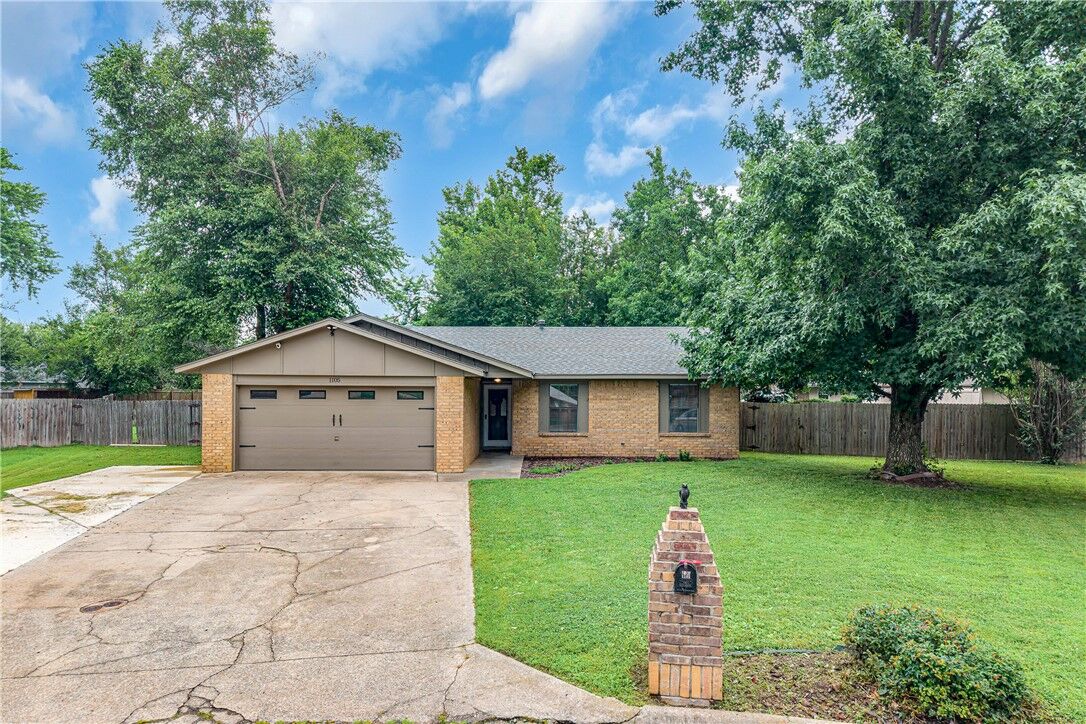 Property Photo:  1105 Westridge Lane  AR 72756 