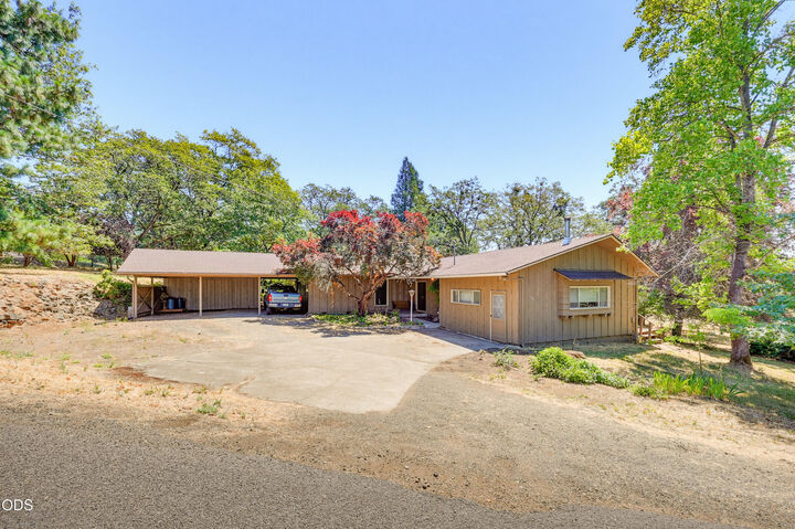 Property Photo:  502 Vista Park Drive  OR 97524 