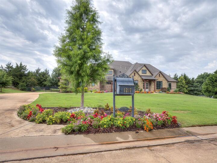 Property Photo:  1217 Abberly Circle  OK 73007 