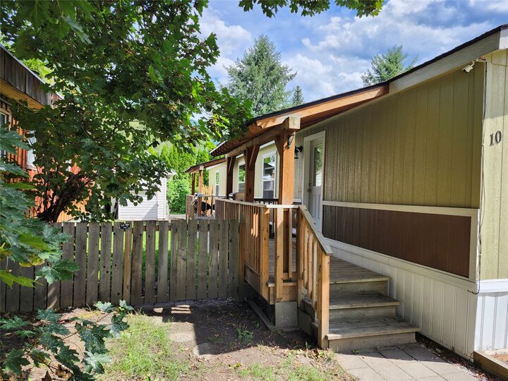 Property Photo: 318 Humbert Street 10 BC V0E 2S0