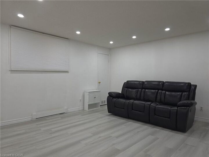 Property Photo:  565 Greenfield Avenue 902  ON N2C 2P5 