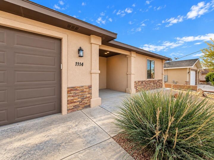 Property Photo: 1114 Pajarito Dr NM 88310-5544